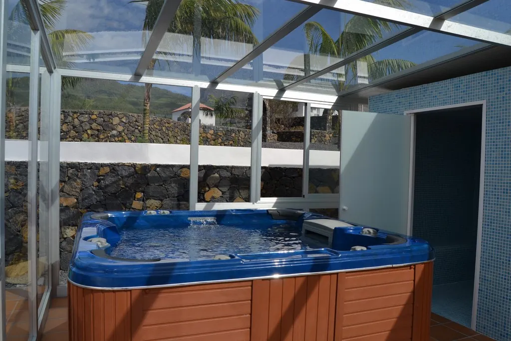 Jacuzzi climatizado de Dulce Valle Villas & Spa